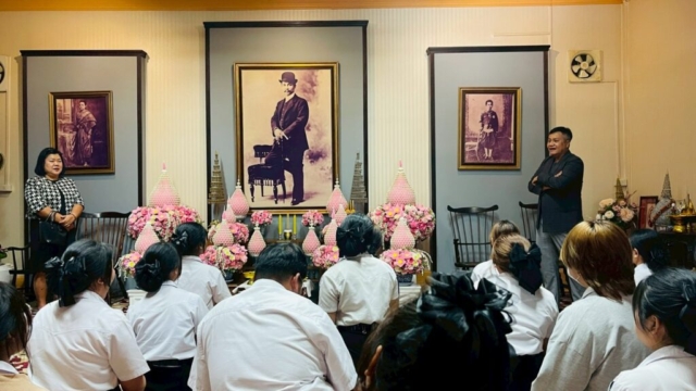 LINE_ALBUM_91268_251212_18