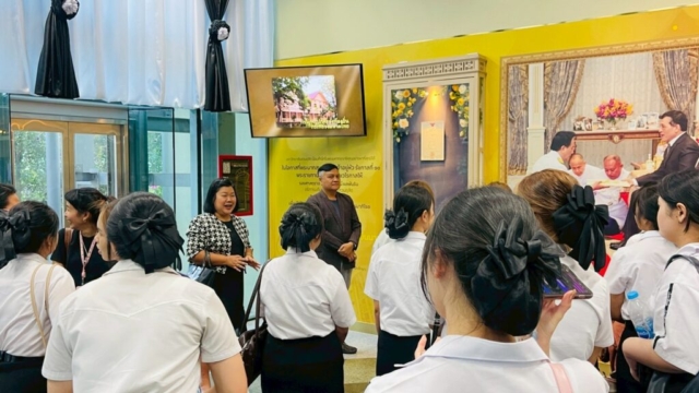 LINE_ALBUM_91268_251212_181