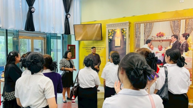 LINE_ALBUM_91268_251212_182