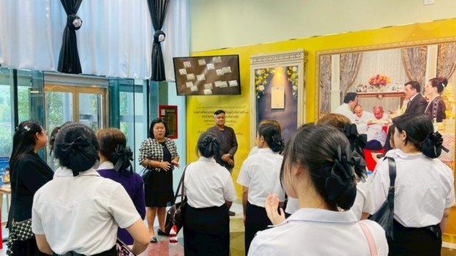 LINE_ALBUM_91268_251212_184