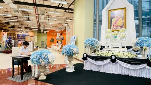 LINE_ALBUM_91268_251212_190