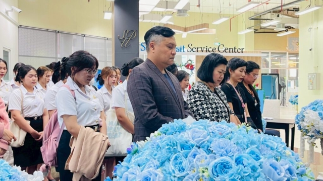 LINE_ALBUM_91268_251212_199