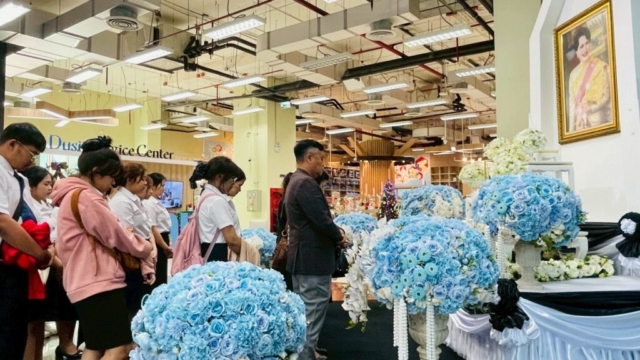 LINE_ALBUM_91268_251212_203