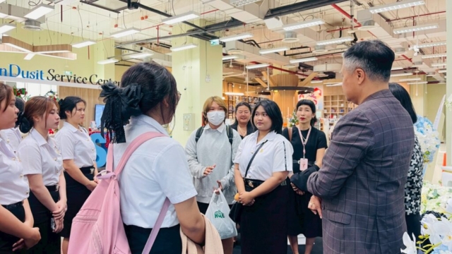 LINE_ALBUM_91268_251212_212