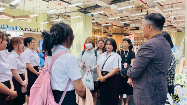 LINE_ALBUM_91268_251212_213