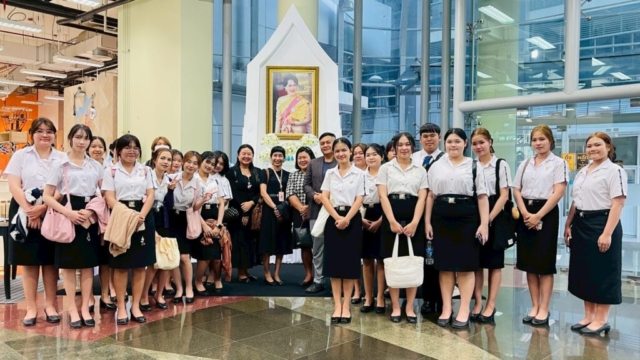 LINE_ALBUM_91268_251212_216