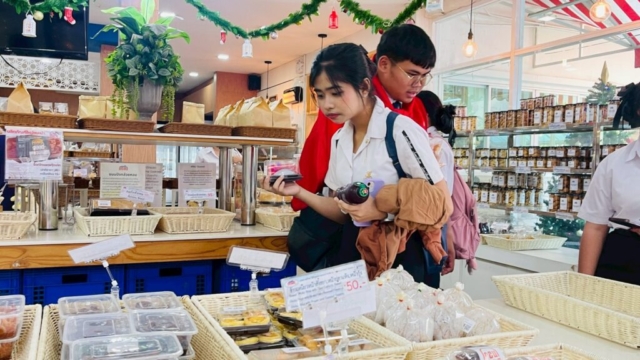 LINE_ALBUM_91268_251212_219