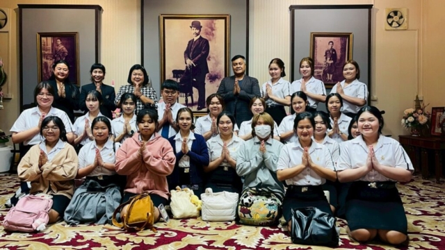 LINE_ALBUM_91268_251212_30