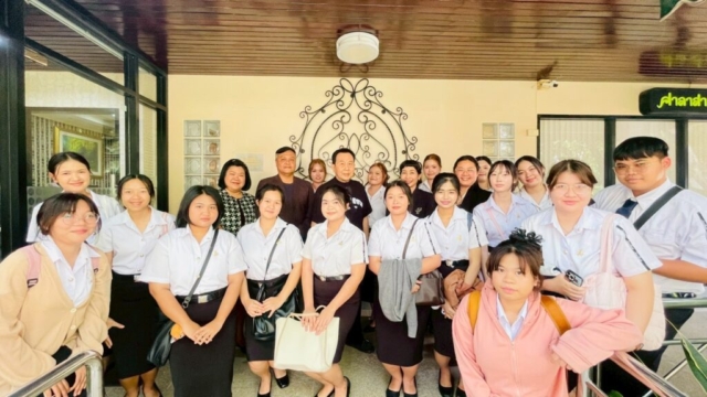 LINE_ALBUM_91268_251212_48