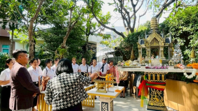 LINE_ALBUM_91268_251212_63