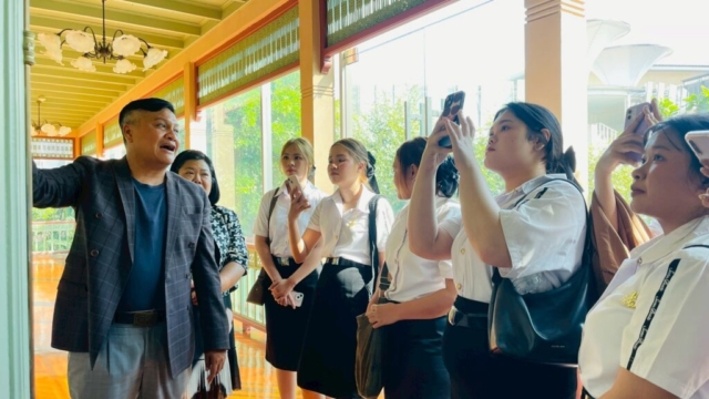 LINE_ALBUM_91268_251212_96