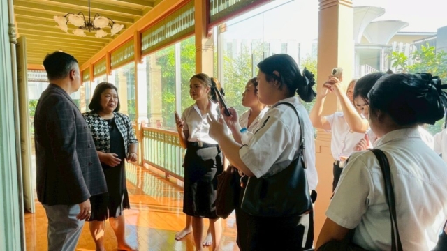 LINE_ALBUM_91268_251212_98