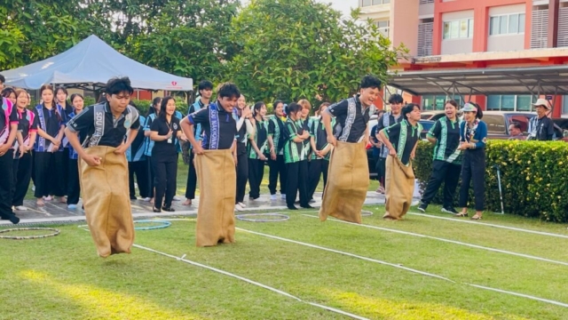 LINE_ALBUM_กิจกรรมกีฬาสี111268_251212_23