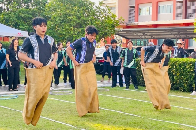 LINE_ALBUM_กิจกรรมกีฬาสี111268_251212_24