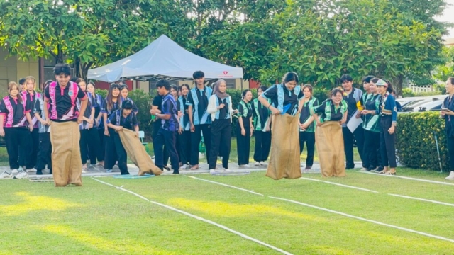 LINE_ALBUM_กิจกรรมกีฬาสี111268_251212_25