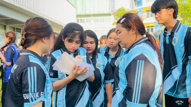 LINE_ALBUM_กิจกรรมกีฬาสี111268_251212_57