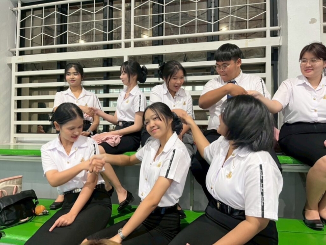 LINE_ALBUM_ประถมศึกษา อบรมบุคลิกภาพ_251215_10