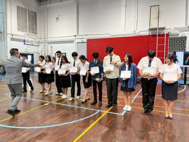 LINE_ALBUM_ประถมศึกษา อบรมบุคลิกภาพ_251215_48