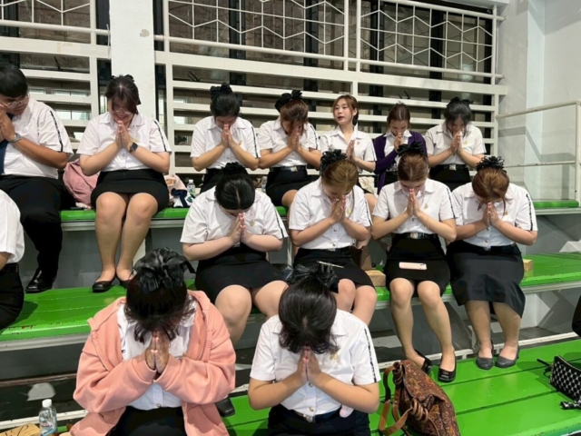 LINE_ALBUM_ประถมศึกษา อบรมบุคลิกภาพ_251215_64