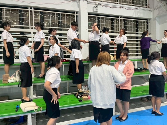 LINE_ALBUM_ประถมศึกษา อบรมบุคลิกภาพ_251215_74