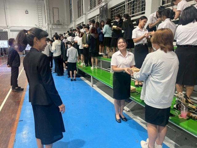 LINE_ALBUM_ประถมศึกษา อบรมบุคลิกภาพ_251215_87