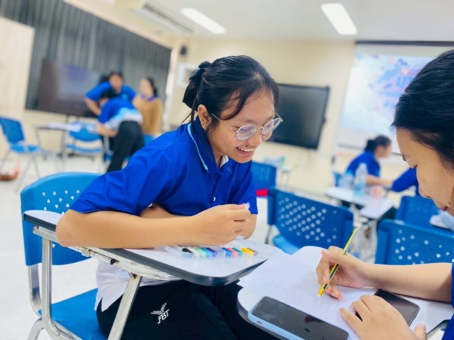 LINE_ALBUM_อบรม จัดป้าย_251212_12