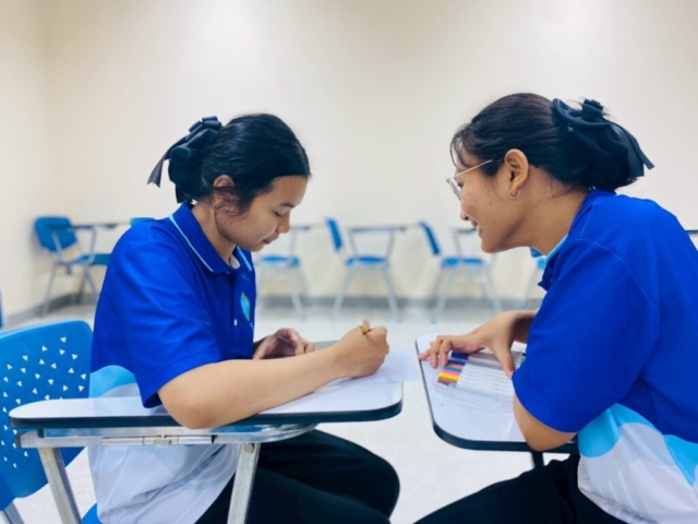 LINE_ALBUM_อบรม จัดป้าย_251212_15