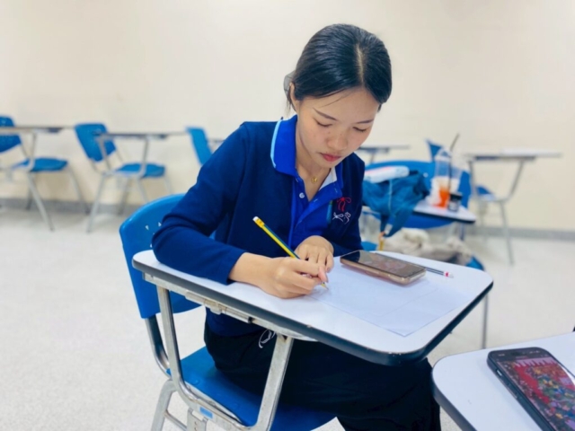 LINE_ALBUM_อบรม จัดป้าย_251212_16