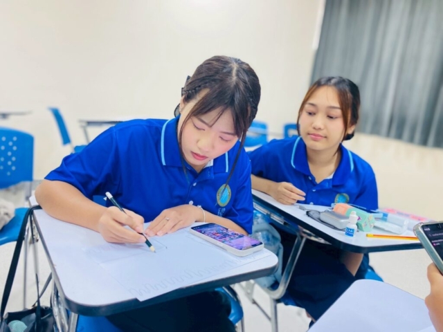 LINE_ALBUM_อบรม จัดป้าย_251212_17