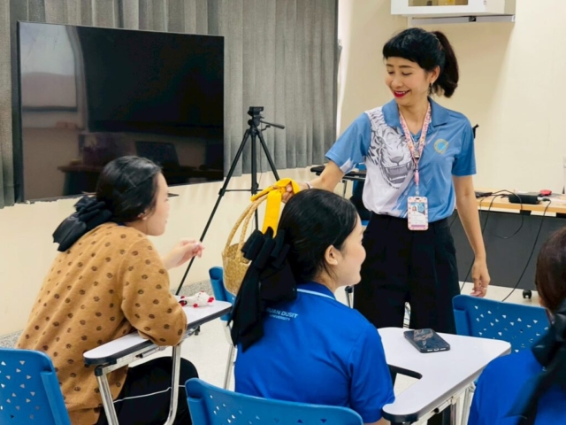 LINE_ALBUM_อบรม จัดป้าย_251212_23