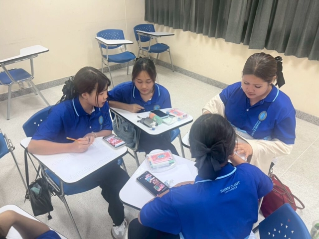 LINE_ALBUM_อบรม จัดป้าย_251212_39