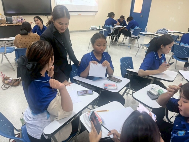 LINE_ALBUM_อบรม จัดป้าย_251212_44