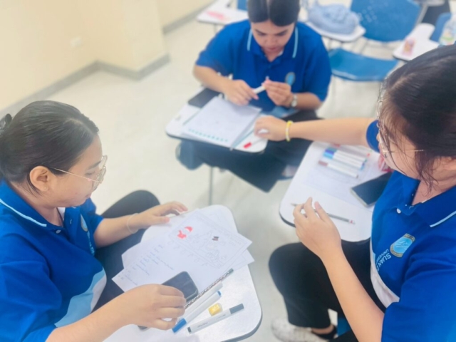 LINE_ALBUM_อบรม จัดป้าย_251212_55